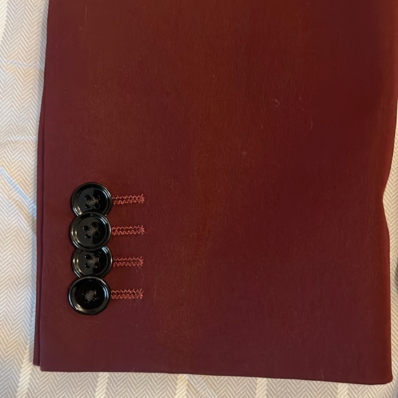 Express Photographer Men’s Fitted Suit + FREE Shirt - Picture 7 of 13